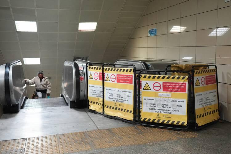 <p>M3 Bakırköy-Kayaşehir Metro Hattı'nda sefer sürelerinde sorunlar olduğu görüldü.</p>
