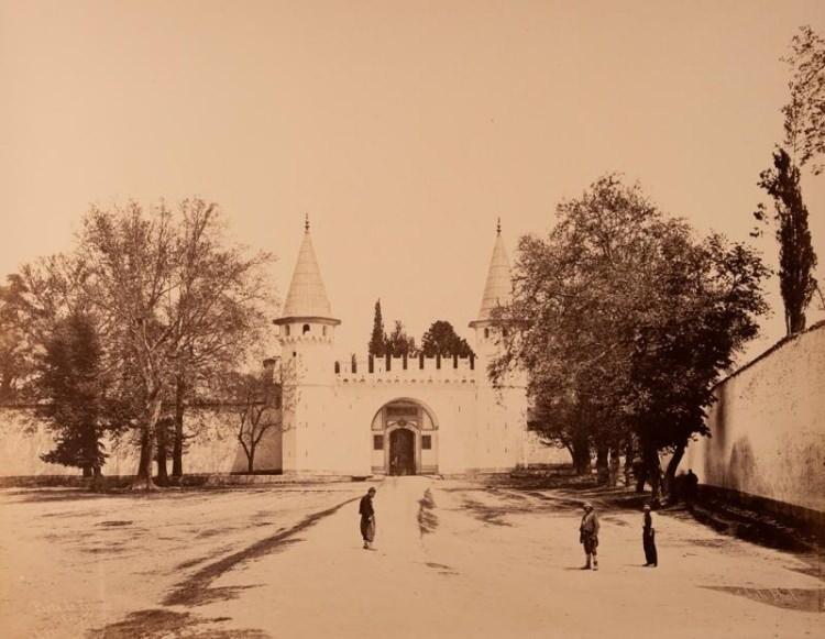 <p>Topkapı Sarayı'nın giriş kapısı</p>