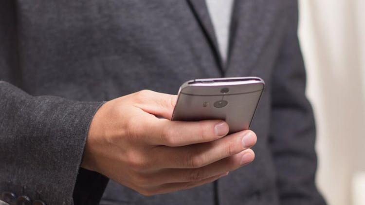 <p>Dolandırıcılar,<em><strong> "Vergi borcunuz var"</strong></em> şeklinde mesajlar g&ouml;ndererek işletmelerin &ouml;demelerini geciktirdiklerini ve bor&ccedil;larına faiz eklendiğini iddia ediyor.&nbsp;</p>
