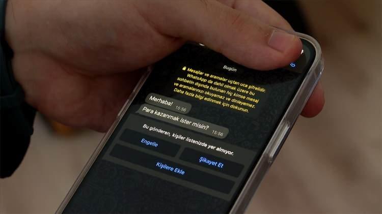 <p><span style="color:#B22222"><strong>BEKLEYEN &Ouml;DEME TUZAĞI</strong></span></p>

<p>Vergi &ouml;demelerinin tamamlandığından emin olunsa bile dolandırıcılar, sahte mesajlarla, <em><strong>"&Ouml;demeniz yapılamadı"</strong></em> veya <em><strong>"Bekleyen &ouml;deme"</strong></em> gibi bildirimler g&ouml;nderiyor.&nbsp;</p>
