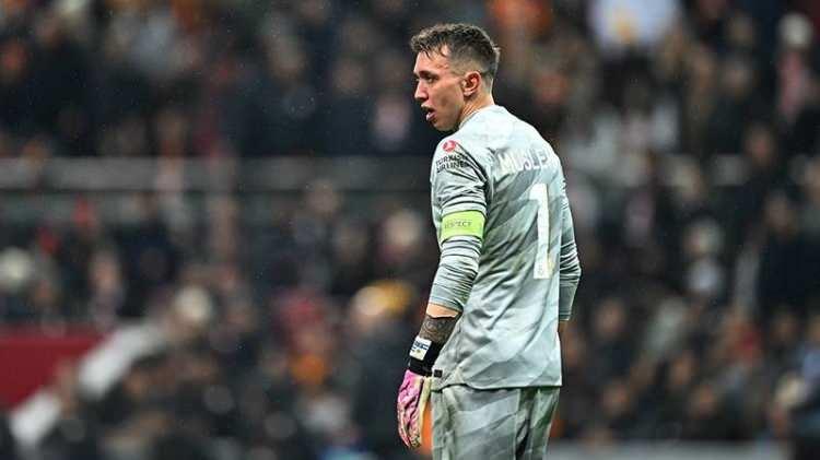<p>Akşam'ın haberine göre, Galatasaray'ın Uruguaylı kalecinin ayrılığının ardından listesinde yer alan isimler belli oldu.</p>
