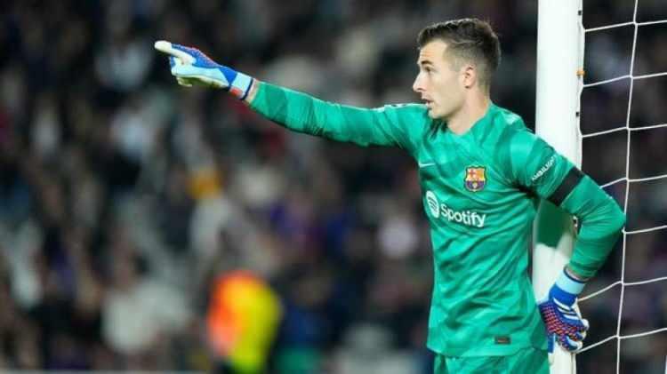 <p>Busezon Barcelona ile 4 maça çıkan 25 yaşındaki İspanyol file bekçisi, kalesini 3 maçta gole kapatmayı başarabildi.</p>