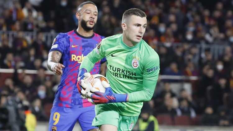 <p>Bir dönem Muslera'nın sakatlanması sonrası Galatasaray'a geçici çözüm olan İnaki Pena da listedeki bir diğer güçlü isim.</p>