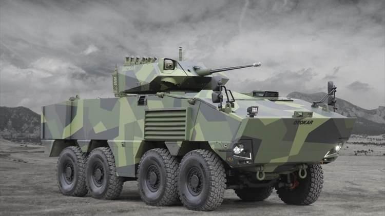 <p>800 kilometrenin üzerinde operasyonel menzile sahip araç, yakıt ikmali gerektirmeden uzun mesafeli intikallere imkan veriyor.</p>