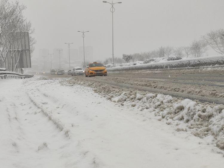 <p>Kar yağışı aşağı kesimlere kadar geldi.&nbsp;</p>
