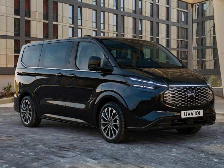 <p><strong>FORD TOURNEO COSTUM</strong></p>
