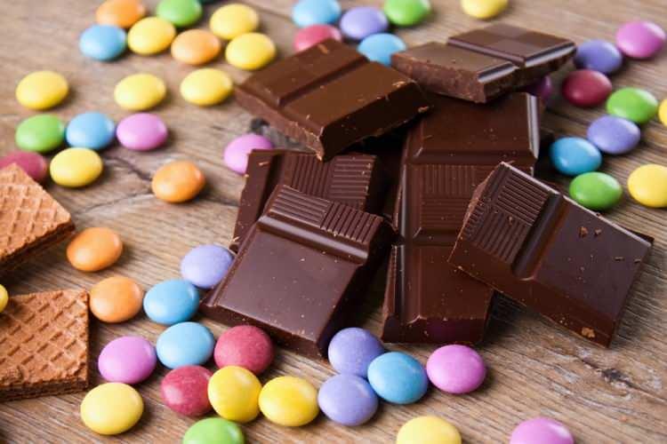 <p>İlaç etken maddesinin Küçükçekmece'deki bir işletme 15 gr şase formunda bir balın içinde dahi çıktığı kaydedilirken, efervesan tablet, padişah macunu, mesir macunu, bitkisel karışımlı macun, ballı bitki macun ve epimedyumlu bitkisel macun gibi ürünlerde de bu etken madde bulundu.</p>
<p> </p>