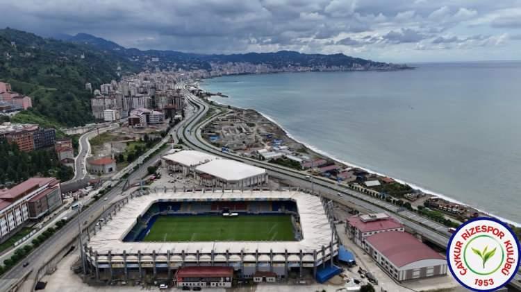 <p><strong>9- Rizespor Çaykur Didi Stadyumu</strong></p>
<p> </p>
<p>Kapasite: 14.850</p>
<p>Toplam Seyirci: 28.242</p>
<p>Seyirci Ortalaması: 7.061</p>