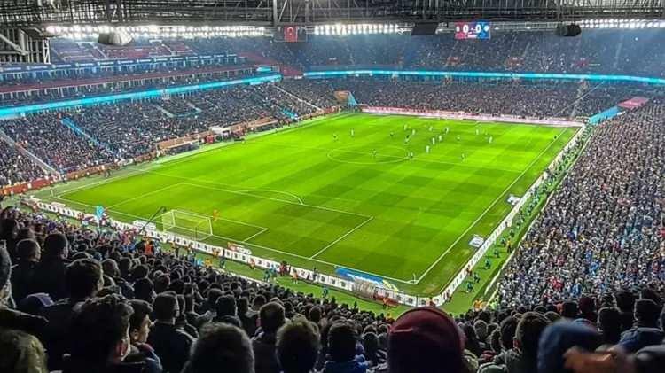 <p><strong>6- Trabzonspor Papara Park</strong></p>
<p> </p>
<p>Kapasite: 41.131<br />
Toplam Seyirci: 52.926<br />
Seyirci Ortalaması: 26.463</p>