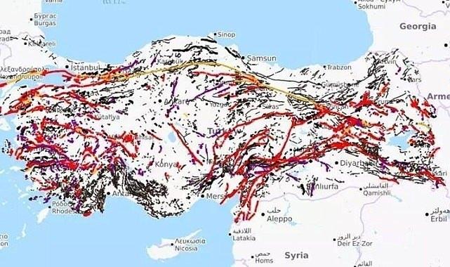 <p>Ayrıca "Türkiye Bina Deprem Yönetmeliği" de aynı tarihli RG'de yayınlanmış olup, eş zamanlı olarak yürürlüğe girmiştir.</p>
