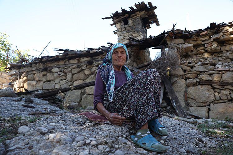 <p>Bu teknikle boğaz havası çalan kadınlara yörede boğaz çalıcısı adı verildiğini aktaran Gülistan Katter, her kadının farklı ezgiler çıkarması dolayısıyla bu tekniğin sadece sanat amaçlı olmadığını belirtiyor.</p>
