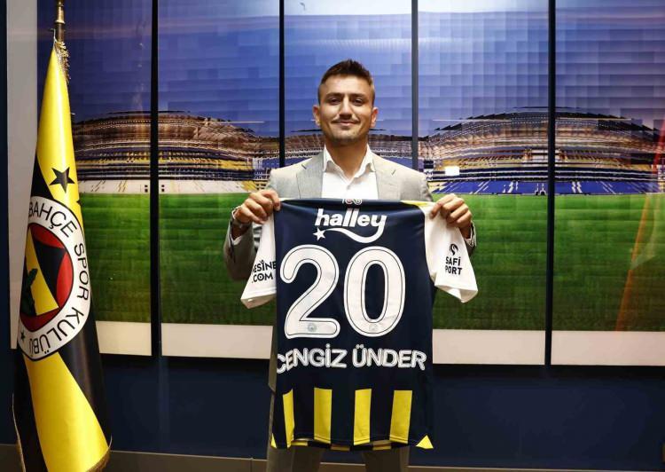 <p>Fenerbahçe'nin 2023-2024 sezonun yaz transfer döneminde 15 milyon euro bedelle kadrosuna kattığı Cengiz Ünder, Fenerbahçe tarihinin en pahalı yerli transferi olarak kayıtlara geçmişti.</p>
