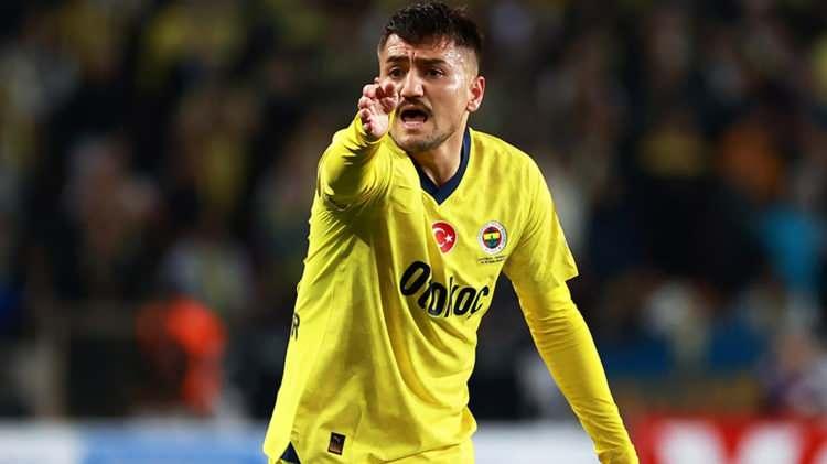 <p>Güncel piyasa değeri 10 milyon euroya gerileyen 27 yaşındaki futbolcu, bir süredir A Milli Takım formasından da uzak vaziyette.</p>