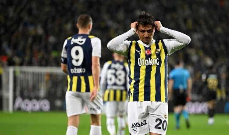 <p>Bu sezon 3 maçta toplam 99 dakika süre bulan Cengiz Ünder, gol ya da asist katkısı veremedi.</p>