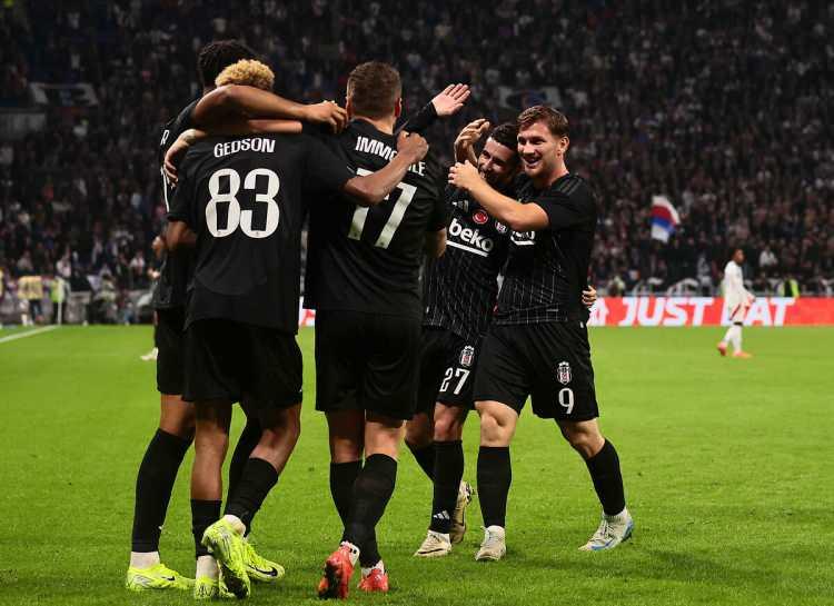 <p><strong>LE PARISEN: "29 şut, sıfır gol, Lyon'un kabus gibi gecesi, verimsizliğin cezası"</strong></p>
