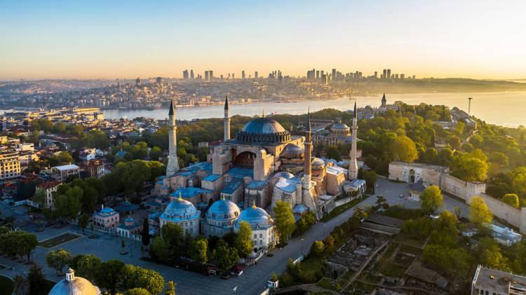 <p><span style="color:#B22222"><strong>YAYINLANAN LİSTEYE GÖRE TÜRKİYE 51. SIRADA YER ALIYOR</strong></span></p>