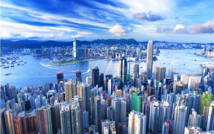 <p><strong><span style="color:#B22222">8) HONG KONG </span> | 425.1 MİLYAR DOLAR</strong></p>
