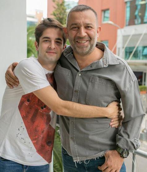 <p>Küçük yaşlardan itibaren ekranlarda yer alan Duman, aynı zamanda <strong>Sümer Onat Film ve Tiyatro Merkezi’</strong>nden mezun oldu.</p>

