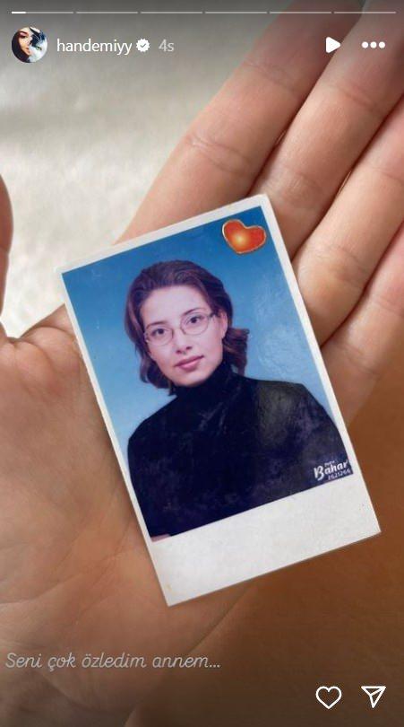 <p><strong>İşte, ünlü oyuncunun o paylaşımları...</strong></p>