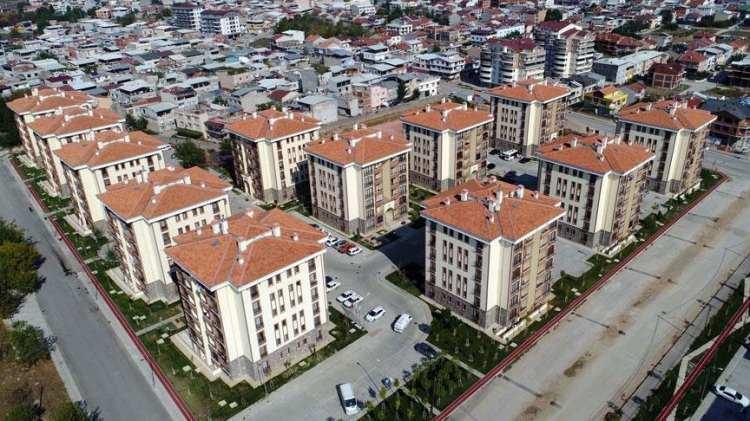 <p>Tapu kaydı olmayan taşınmazlara ilişkin ilanların girişinde ilan platformunda "tapum yok" seçeneği işaretlenecek. </p>