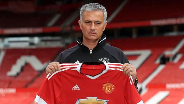 <p>2018'te Manchester United'dan <strong>17 milyon Sterlin, </strong></p>

<p> </p>
