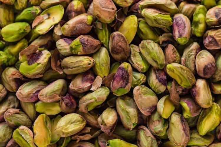 <p>&nbsp;Sporcular i&ccedil;in &ouml;nerilen bir besin olan Antep fıstığı; protein, yağ ve yağ asitleri ile antioksidan i&ccedil;eriği nedeniyle besleyici değeri y&uuml;ksektir.</p>
