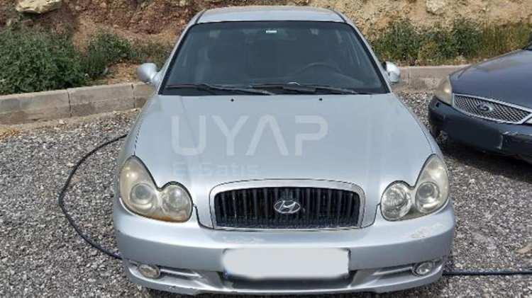 <p><strong>2004 Model, HYUNDAI Marka, SONATA 2.0 H-MATIC DK Tipli.</strong></p>
<p> </p>
<p>Yakıt Tipi Benzin&Lpg, Vites Tipi Otomatik, Rengi Gri.</p>
<p> </p>
<p>Muhammen Bedeli: 340.000,00 TL.</p>