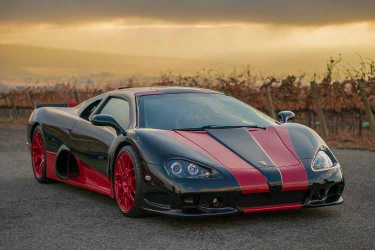 <p>SSC North America'nın 2007 Ultimate Aero TT'si Guinness Rekorlar Kitabı tarafından onaylanmış 256,18 mph azami hıza sahiptir.<strong> Bu rekor o zamandan beri başkaları tarafından kırıldı ve şimdi halefi SSC Tuatara'ya ait.</strong></p>
