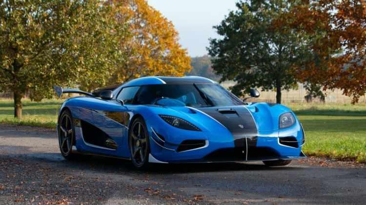 <p>Kasım 2017'de, E85 yakıt kullanan (yani 1.360 hp güç üreten) bir Koenigsegg Agera RS, bir fabrika sürücüsü tarafından Nevada'da 11 millik kapalı bir yolda iki yönlü ortalama 277,8 mph hıza çıkarıldı.</p>
