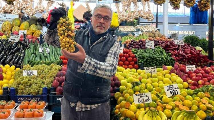 <p><span style="color:#800000"><em><strong>Zihin Sağlığı: </strong></em></span>Üvez, beyin sağlığını destekleyen besin maddeleri içerir, bu da bilişsel fonksiyonları iyileştirebilir.</p>
<p><span style="color:#800080"><em><strong>Kan Şekerini Düzenleme:</strong></em></span> Üvez, kan şekerini dengelemeye yardımcı olabilir, bu da diyabet hastaları için faydalı olabilir.</p>