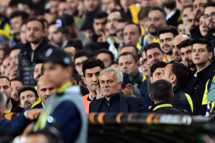 <p><strong>THE TIMES: "Jose Mourinho eski takımına karşı berabere kaldı"</strong></p>