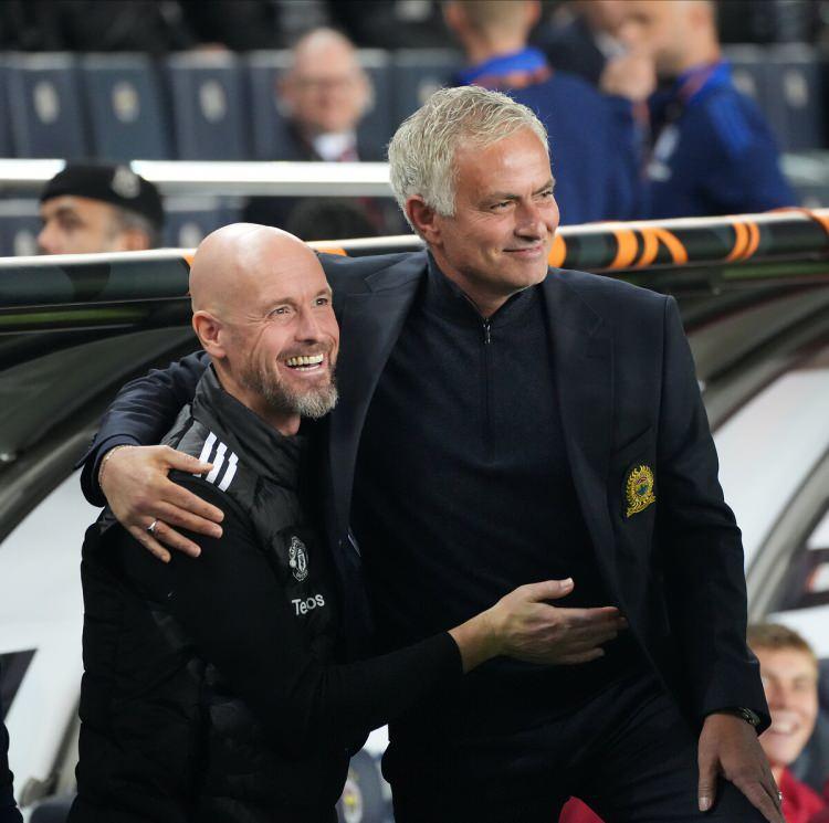 <p><strong>DAILY MAIL: "Mourinho kırmızı kartla sahneye çıktı"</strong></p>