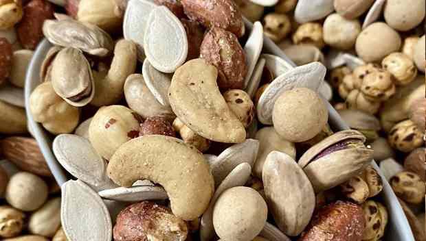 <p><strong>TASTEATLAS DÜNYANIN EN İYİ 10 KURUYEMİŞ LİSTESİ</strong></p>