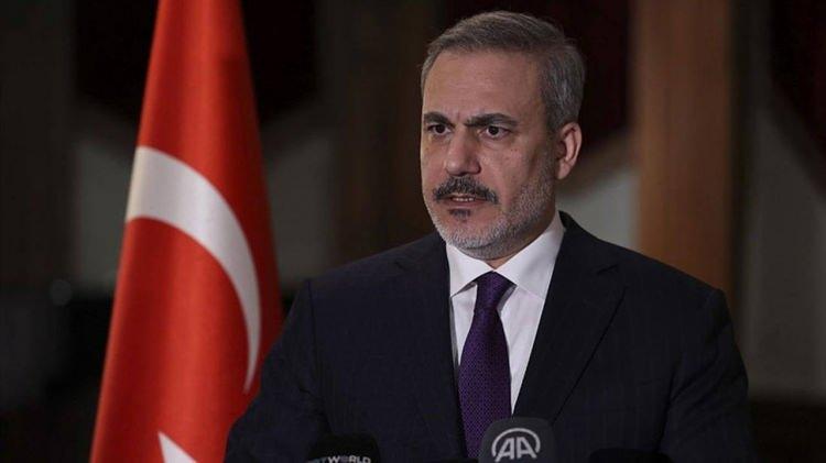 <p><span style="color:#B22222"><strong>MİT BAŞKANI GÖZALTINA ALINMAK İSTEDİ</strong></span><br />
</p>