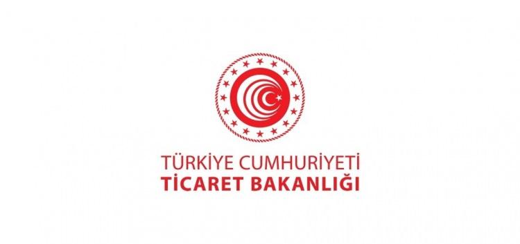<p>Piyasaya arz edilecek her ürünün, insan sağlığı, can ve mal güvenliği, hayvan ve bitki yaşam ve sağlığı, çevre ve tüketicinin korunması açısından asgari güvenlik koşullarını sağlayıp sağlamadığını düzenli olarak kontrol ettiklerini belirten Ticaret Bakanlığı, güvenli ürünlerin normal kullanım koşullarında tüketiciler için risk taşımayan veya kabul edilebilir ölçülerde risk taşıyan ürünler olarak değerlendirildiğine dikkat çekti. Bu durumda üreticiler piyasaya sadece teknik düzenlemesine uygun ve güvenli olan ürünleri arz etmekle yükümlü bulunuyor.</p>
