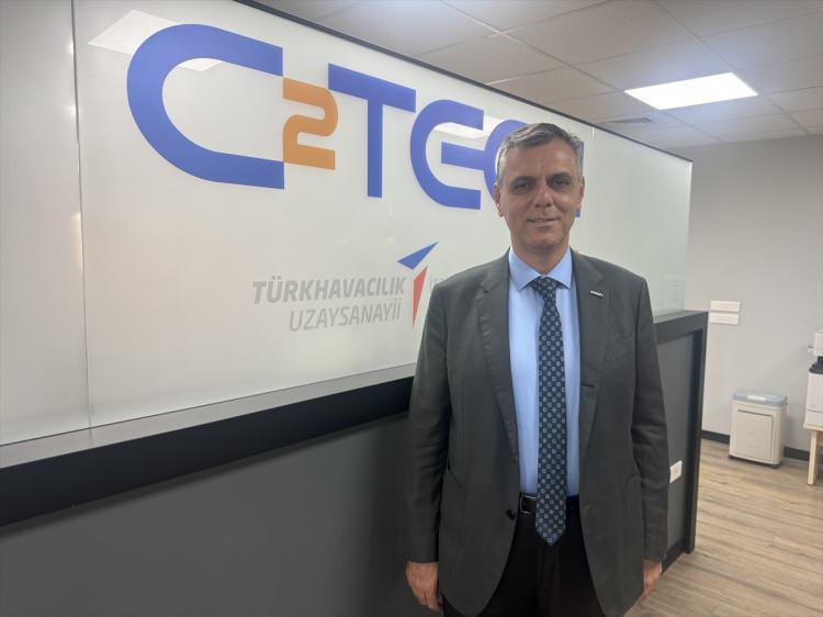 <p>Fırat, <strong>"NATO dünyanın her yeri için çok güçlü bir referans. Bu süreç daha olgunlaşırken fırsat gördüğümüz bazı kullanıcılar bize NATO'daki durumumuzu sordular. Bu çalışmamızın dünyaya açılma evresindeki CTech için çok önemli referans olacağını değerlendiriyoruz. Bunun sinyallerini almaya başladık."</strong> diye konuştu.</p>
<p> </p>
<p>NATO'nun Türkiye ve CTech'ten gelen bir ürünü kullanıyor olmasının birlikte çalışabilirlik ve güven açısından diğer NATO ülkelerine önemli bir alternatif oluşturacağına işaret eden. Fırat, <strong>"Sadece bir ürün satmadık. Bir müşteri, kullanıcı, paydaş kazandık. Gerek NATO, gerek diğer kullanıcı ve paydaşlar nezdinde diğer ürün ve teknolojilerimizi de sunuyor olacağız. Bizim için hem teknolojik hem ticari olarak çok önemli bir çarpan etkisi oluşturacak." </strong>dedi.</p>