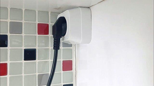 <p>Devamlı olarak enerji tüketen buzdolapları, uzatma kablosu kullanıldığında <strong>voltaj dalgalanmalarına</strong> maruz kalır.</p>