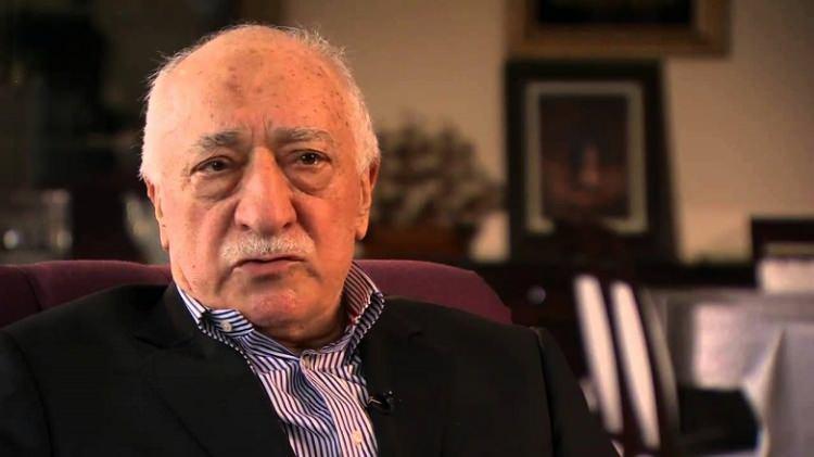 <p><strong>Gülen'in ölümü birçok kişinin aklına yeniden Defne Joy Foster'ın ölümüyle bağlantılı olabileceği sorularını getirdi.</strong></p>
