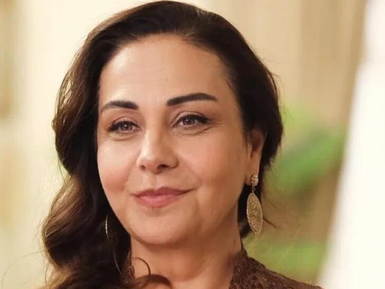<p>Ünlü oyuncu Çiçek Dilligil, mide küçültme ameliyatı sonrası adeta eridi. Ünlü oyuncu verdiği kiloların ardından güzellleştikçe, güzelleşti.</p>