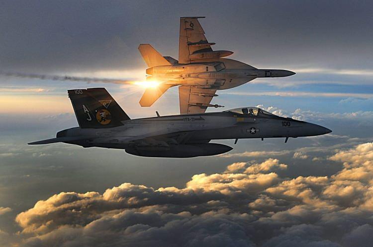 <p><strong><span style="color:#B22222">5)  BOEING F/A-18E/F SUPER HORNET </span>  |  ABD</strong></p>
