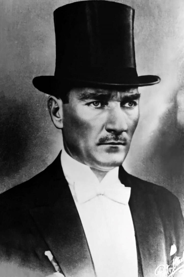 <p>Türkiye Cumhuriyeti'nin ilk Cumhurbaşkanı Mustafa Kemal Atatürk. (Arşiv-01.01.1927)</p>
