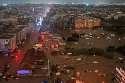 <p>Valencia'ya bağlı Picanya'da sel nedeniyle gece saatlerinde bir köprü çöktü.</p>
