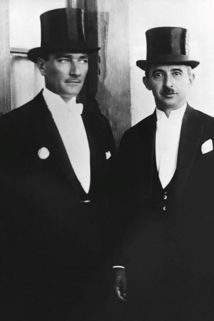 <p>Cumhurbaşkanı Mustafa Kemal Atatürk (solda) ve Başbakan İsmet İnönü (sağda). (Arşiv-</p>
