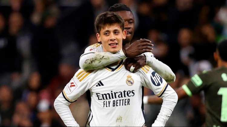 <p>Rai'nin haberinde Barcelona'nın yıldızı Lamine Yamal'ın performansının da Real Madrid'de Arda'nın oynamadığı maçlarda baskı oluşturduğu belirtildi.</p>
