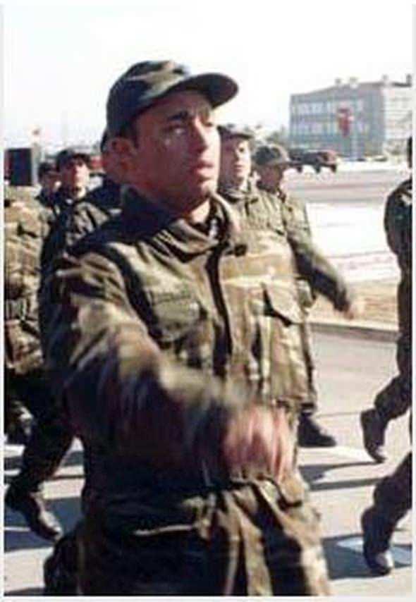 <p><strong>MUSTAFA SANDAL</strong></p>
