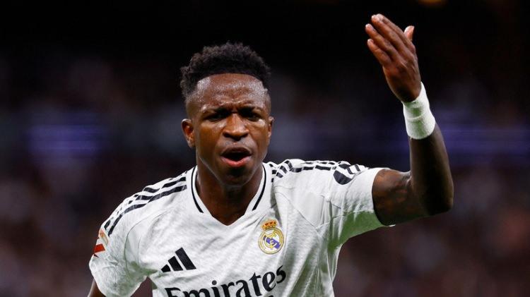 <p>Oylamada ikinci sırayı Real Madrid'den Vinicius Junior aldı. Şampiyonlar Ligi'nde ve LaLiga'da zafere ulaşan oyuncu törene katılmadı.</p>