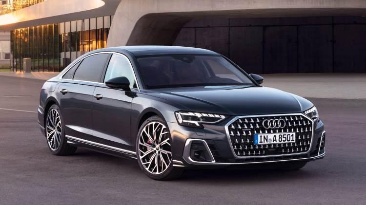 <p><strong>AUDI A8</strong></p>
<p> </p>
<p>Başbakan tarafından kullanılan bu araç zırhlı bir şasiye, kurşun geçirmez camlara ve iletişim sistemlerine sahiptir.</p>