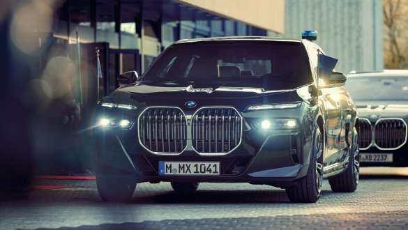 <p><strong>BMW 7 SERIES SECURITY EDITION</strong></p>
<p> </p>
<p>Başkan'ın korunması için zırhlı, kurşun geçirmez camlı ve patlak lastikli.</p>
<p> </p>