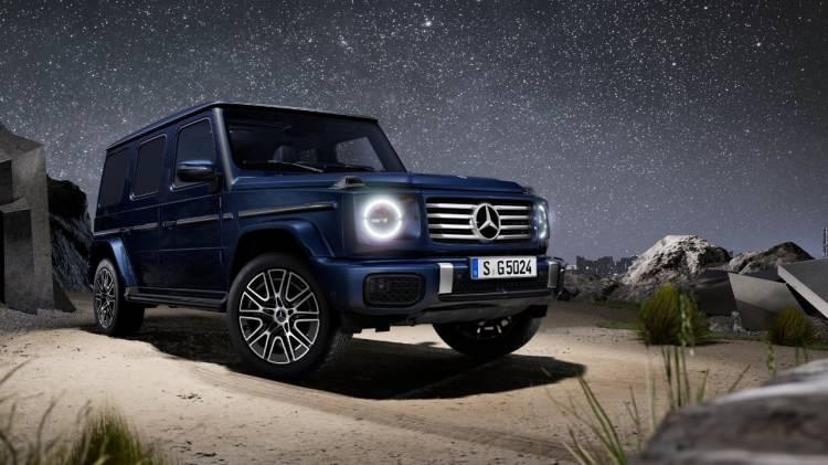 <p><strong>MERCEDES-BENZ G-WAGON</strong></p>
<p> </p>
<p>Veliaht Prens Muhammed bin Salman tarafından kullanılan bu kurşun geçirmez SUV, sağlam yetenekleri ve gelişmiş savunma sistemleri nedeniyle tercih ediliyor.</p>