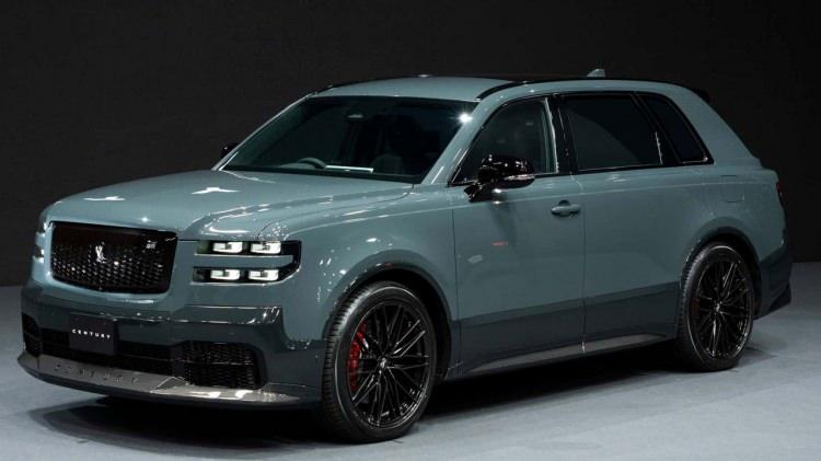 <p><strong>TOYOTA CENTURY</strong></p>

<p> </p>

<p>İmparator'un aracı, V8 hibrit motora sahip, ağır zırhlı, el yapımı bir modeldir ve gelişmiş güvenlik ve yumuşak, sessiz bir sürüş sunar.</p>
